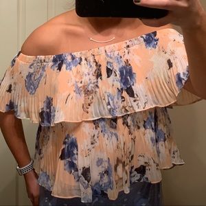 Off the shoulder pleat shirt